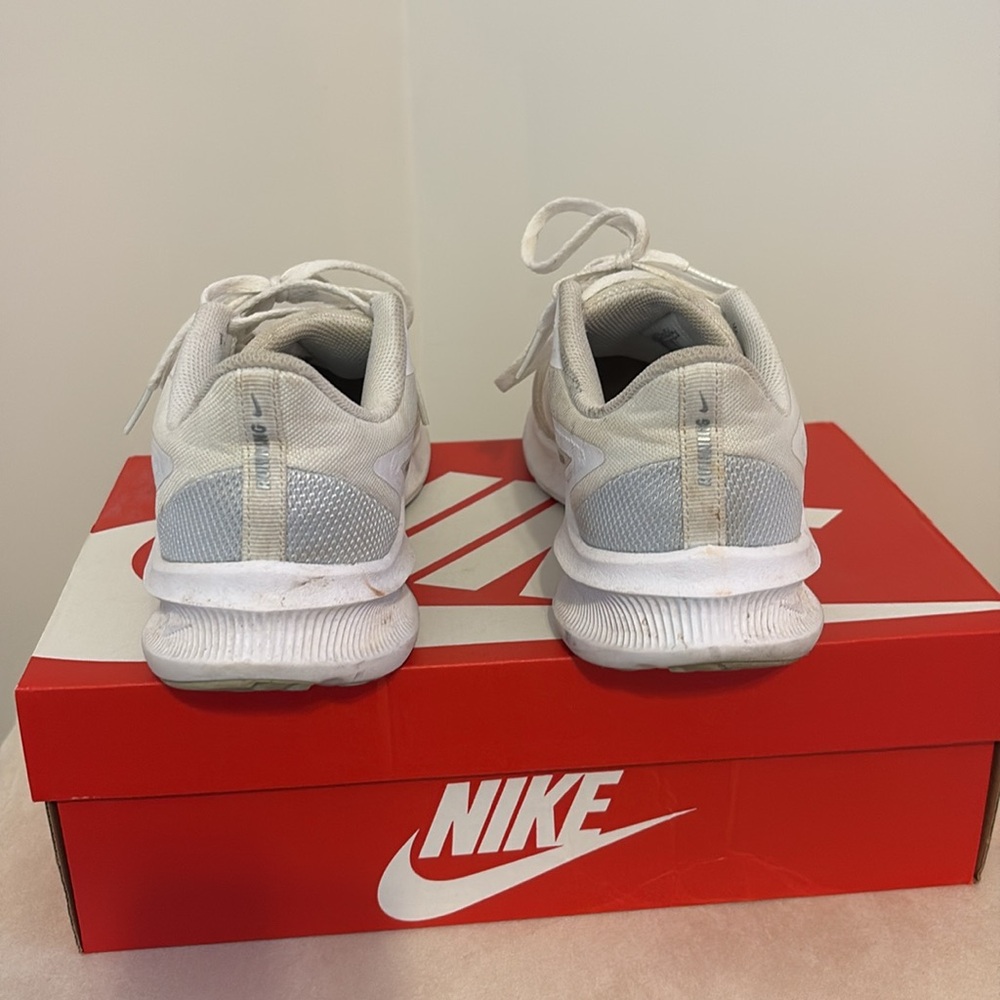 Nike women’s downshifter - Picture 4 of 7